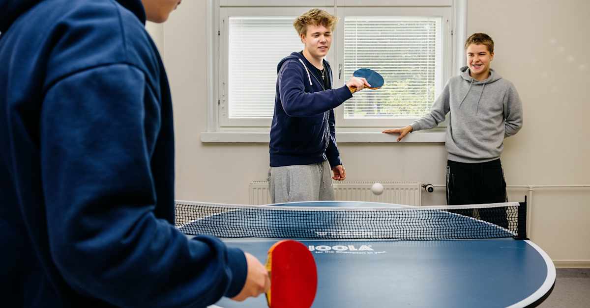 Koululaiset keksivät tavan kiertää kännykkäkieltoa: koulussa mukana ”salakännykkä” | Kotimaa