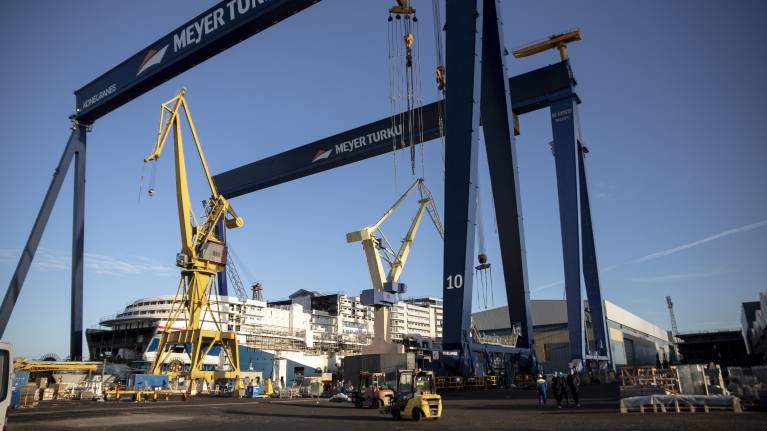 Carnival Mardi Gras -alus rakenteilla Turun telakalla