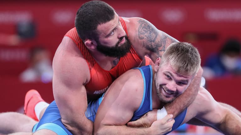 Suomalaispainija Elias Kuosmanen Tokion olympialaisissa 2021.