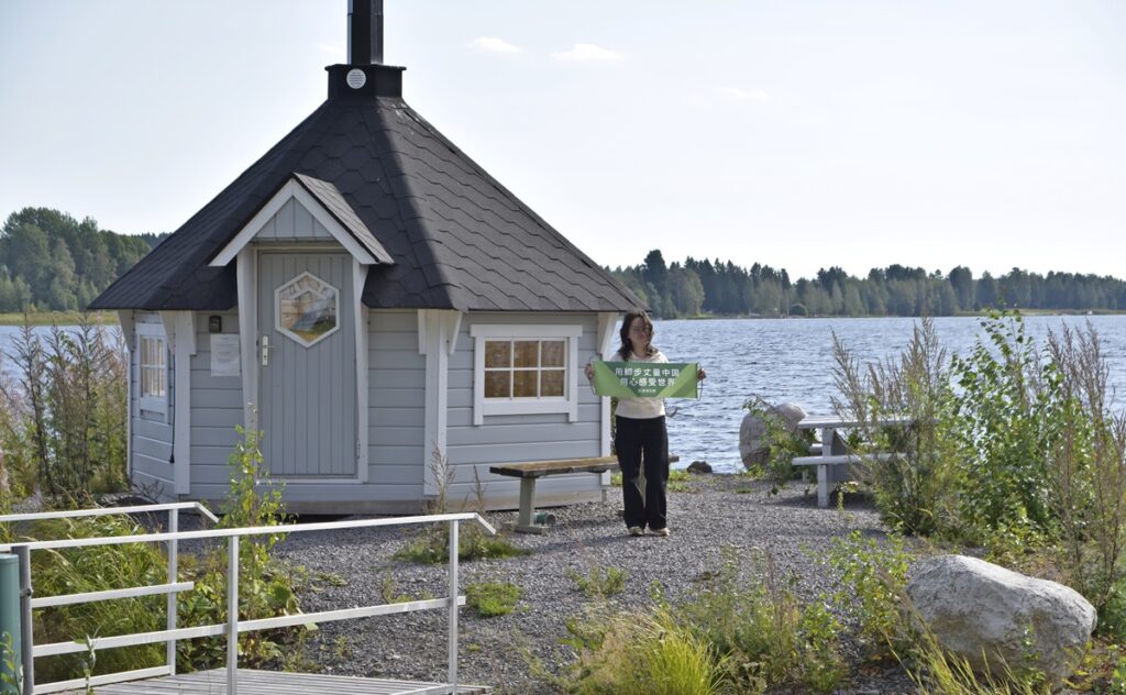 Meille monet itsestään selvät ja arkipäiväiset asiat tuntuivat kiinnostavan eniten. Kraatterikota pääsi vierailijoiden somepäivityksiin.