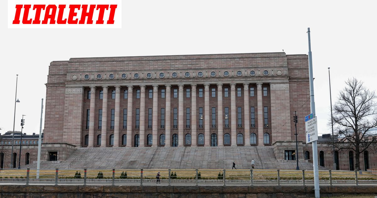 Kansanedustajien palkkioihin roima korotus