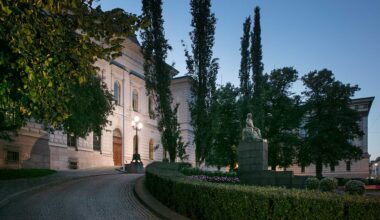 Euroalueella inflaatio on nyt tavoitteen tuntumassa ja kasvu sinnittelee tullirytinässä