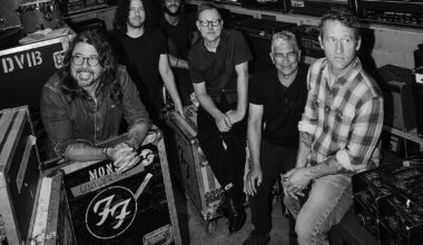 Foo Fighters yllätti ja soitti ensimmäisen keikan uuden rumpalinsa kanssa hyvin intiimeissä tunnelmissa