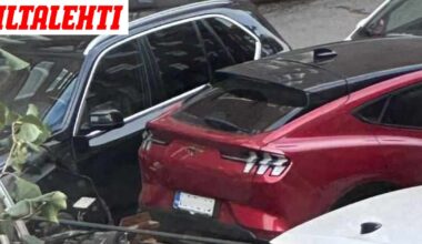 Poliisi hajotti Mustangin ikkunat Töölössä