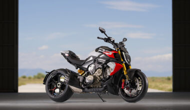 Ducati Diavel V4 RS – uutuusmalli pesee McLaren Arturon kiihdytyksessä