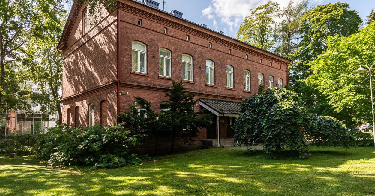 Hatanpään alueelta myytävänä kaksi suojeltua rakennusta [Tampereen kaupunki