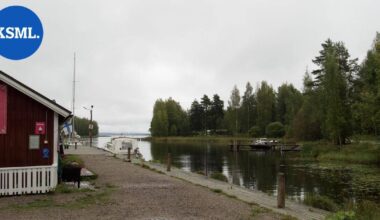 Kuhmoisten veneonnettomuudessa kuoli mies ja loukkaantui vakavasti kaksi naista – kuljettaja ajoi kivikkoon | Keski-Suomi