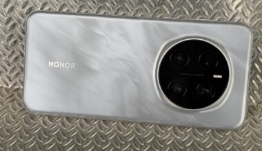 Kuvassa Honor Magic7 Pro.