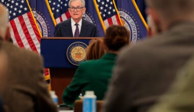 Wall Streetin pääindeksit kohosivat ennätyksiin Fedin ohjauskorkouutisten jälkeen