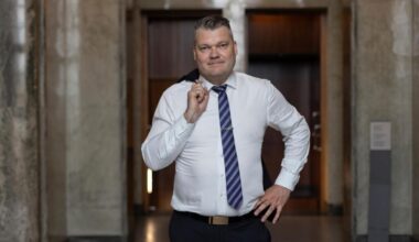 Keskustan Mikko Savola: Televisiokanavien oltava kaikkien kansalaisten saavutettavissa