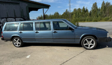 tässä Volvo 740 -farmarilimusiinissa on seitsemän ovea ja kahdeksan istuinta