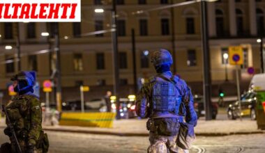 Sotilasharjoitus yöllä Helsingin ydinkeskustassa