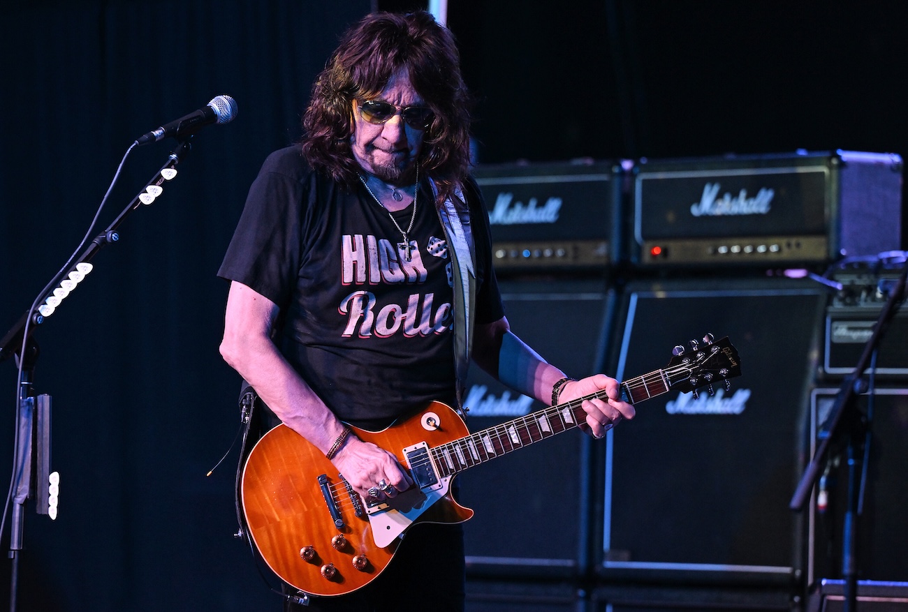 Ace Frehley joutui sairaalaan - entinen Kiss-kitaristi joutui perumaan keikkansa