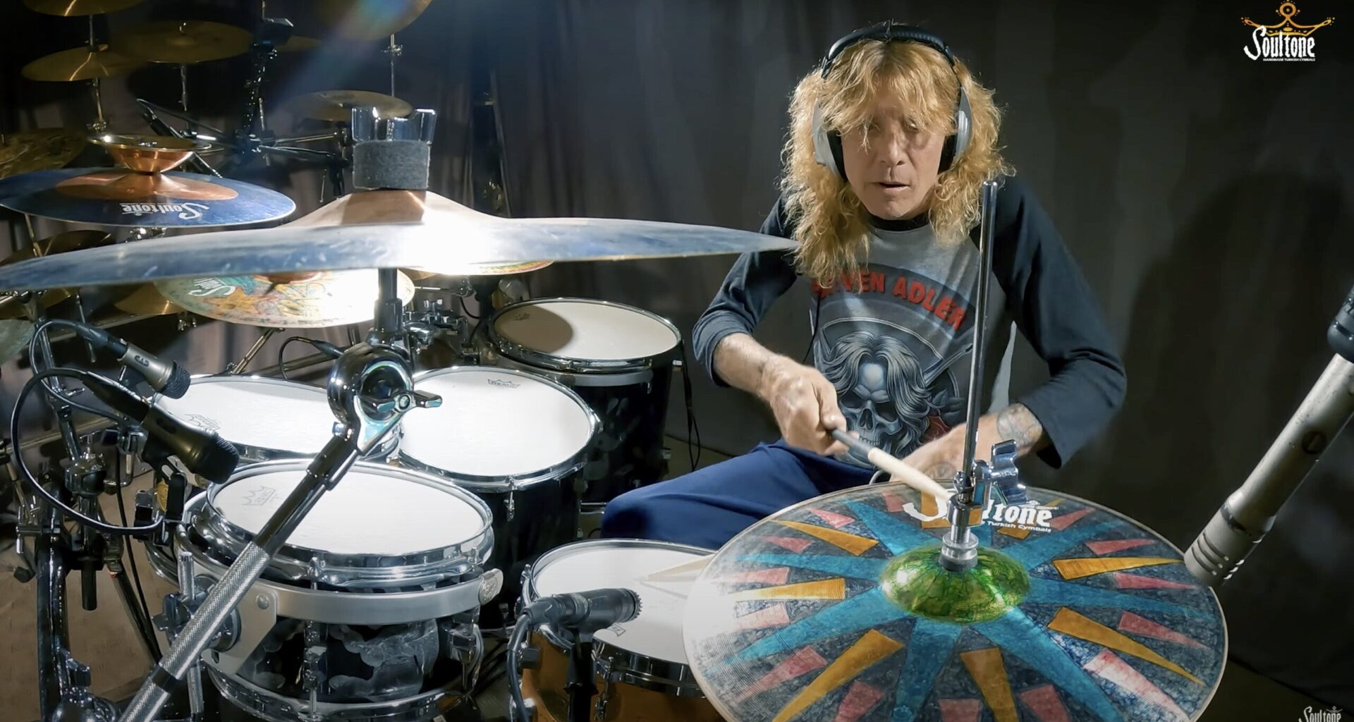 Miten lähtee Steven Adlerilta iki-ihana You Could Be Mine? Entinen Guns N' Roses -rumpali esittelee taitojaan