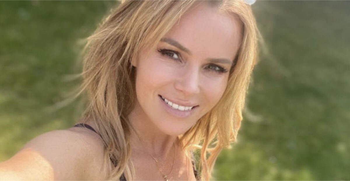 Amanda Holden paljasti bikinivartalonsa salaisuuden – tästä muutkin voivat ottaa mallia