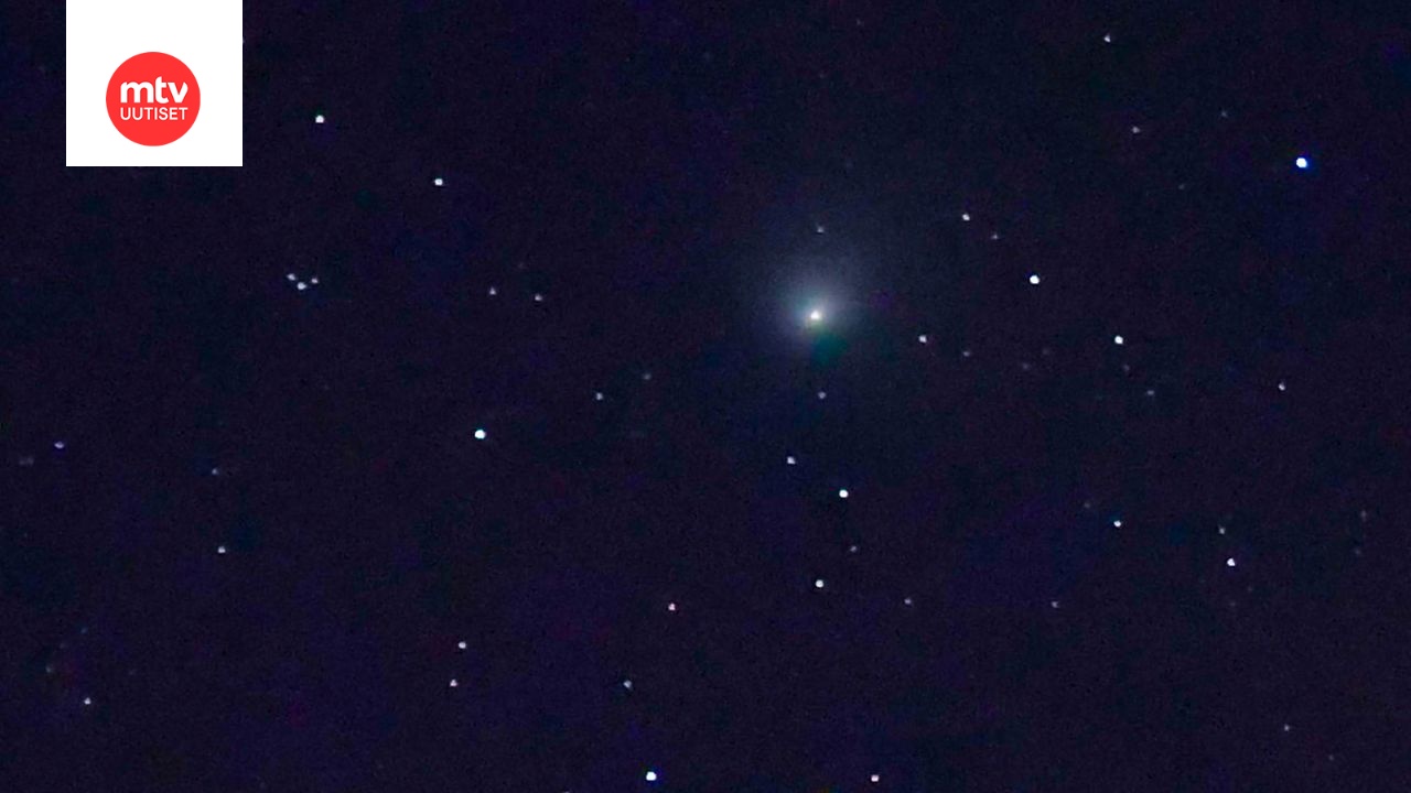 Nasan mukaan 3I/Atlas on komeetta. Kuvassa vihreä komeetta C/2022 E3 (ZTF) Veliko Tarnovon taivaalla Bulgariassa.