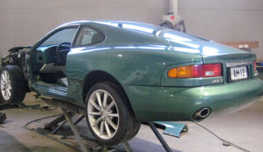 Huutokauppahelmet: Aston Martin DB7 Vantage