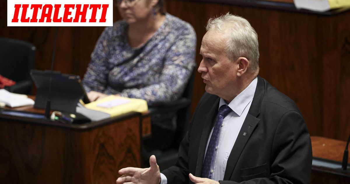 Keskustan Hoskonen manaa Suomen energiaratkaisuja: Sitä saa, mitä tilaa!