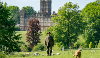 Downton Abbeyn piti loppua jo kokonaan, mutta nyt sarjan luojalla on toinen ääni kellossa