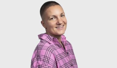 Elina Gustafsson mokasi junan vessassa