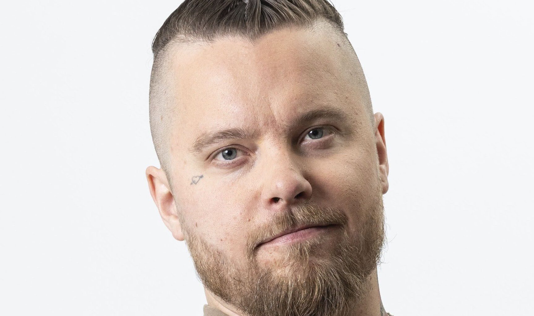 Archie Cruz julkaisi kuvan vauvastaan etelän lomalla - netti suli sydämiin