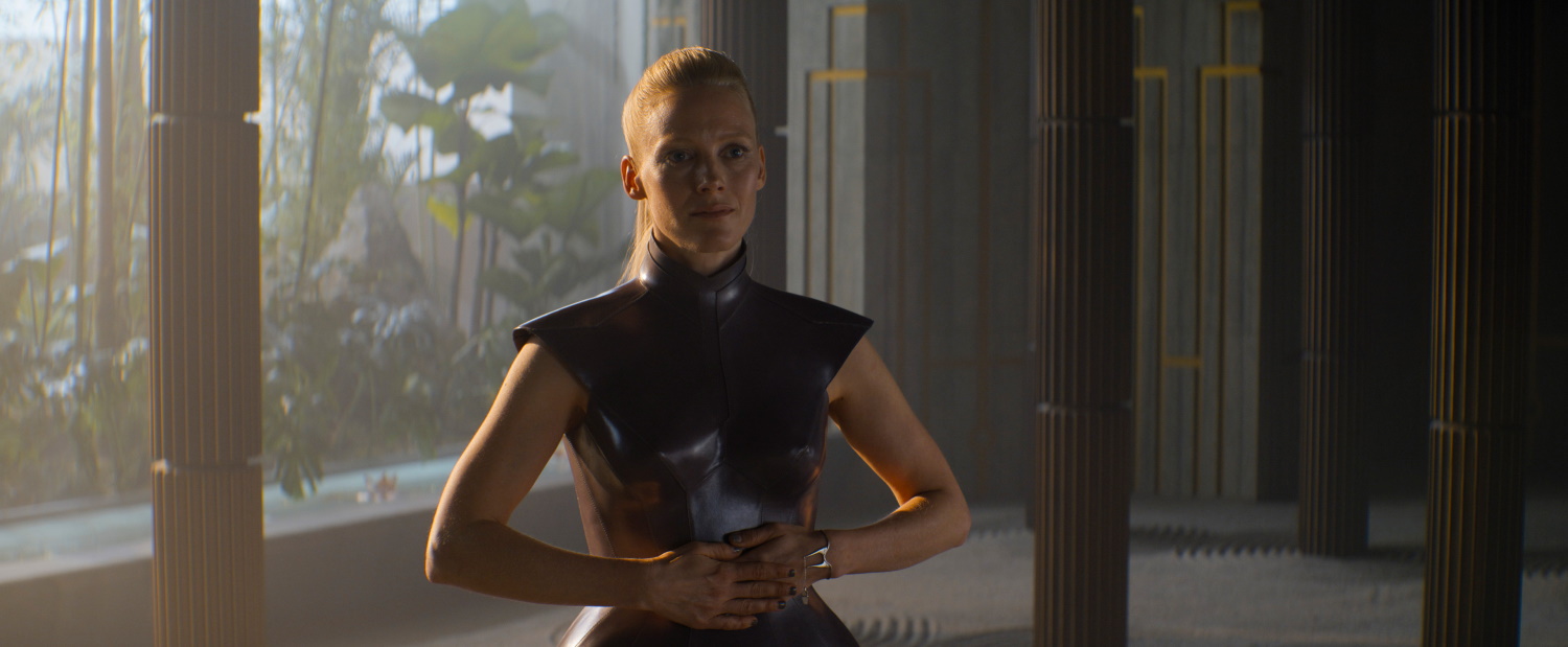 Tämän hetken mahtipontisin scifi-sarja saa vielä neljännenkin kauden