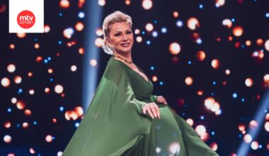 Helena Ahti-Hallberg muistuttaa yleisöäänten tärkeydestä.