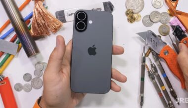 iPhone 17 JerryRigEverythingin videolla.