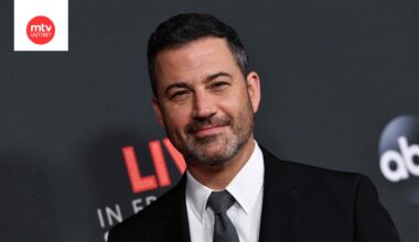 Jimmy Kimmel on saanut kritiikkiä kommentoituaan maanantaina ohjelmassaan oikeistoaktivisti Charlie Kirkin ampumista.