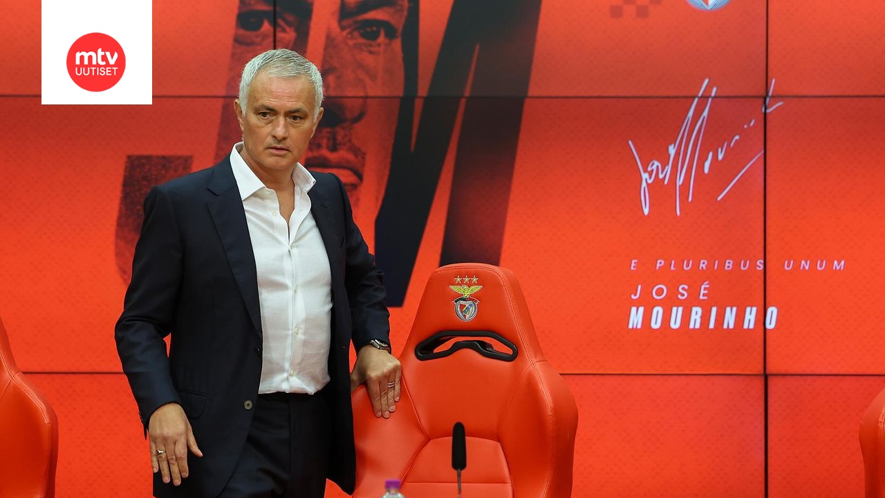 Jose Mourinho, 62, on Benfican uusi päävalmentaja.