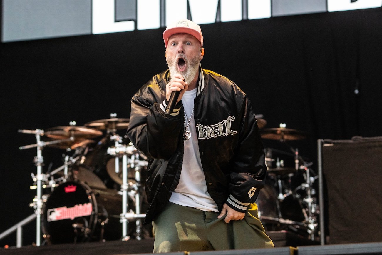 Limp Bizkit iskee jälleen - uudella kappaleella muun muassa tervehditään edesmennyttä Linkin Park -laulajaa