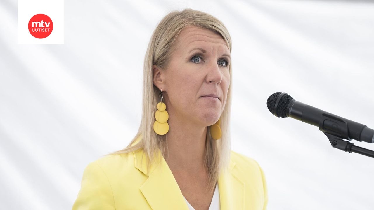 LK 1.9.2025 Ympäristö- ja ilmastoministeri Sari Multala (kok)