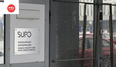 Valiokunta kuulee supoa normaalisti useita kertoja vuodessa ja seuraa myös julkista keskustelua.