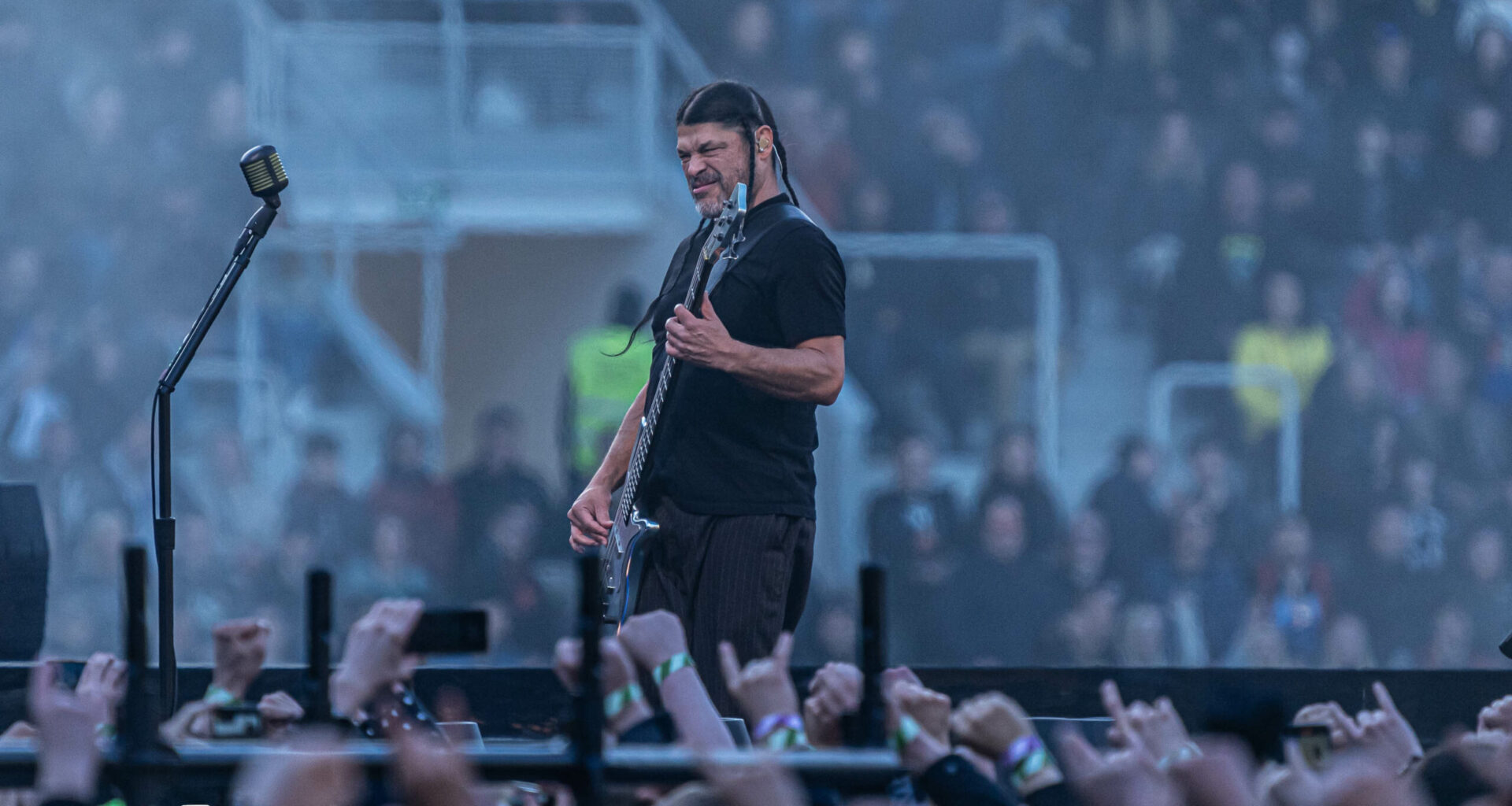 Metallican Robert Trujillo muistelee Black Sabbathin valmistautumista "Back to the Beginning" -konserttiin: "Jotkut itkivät"