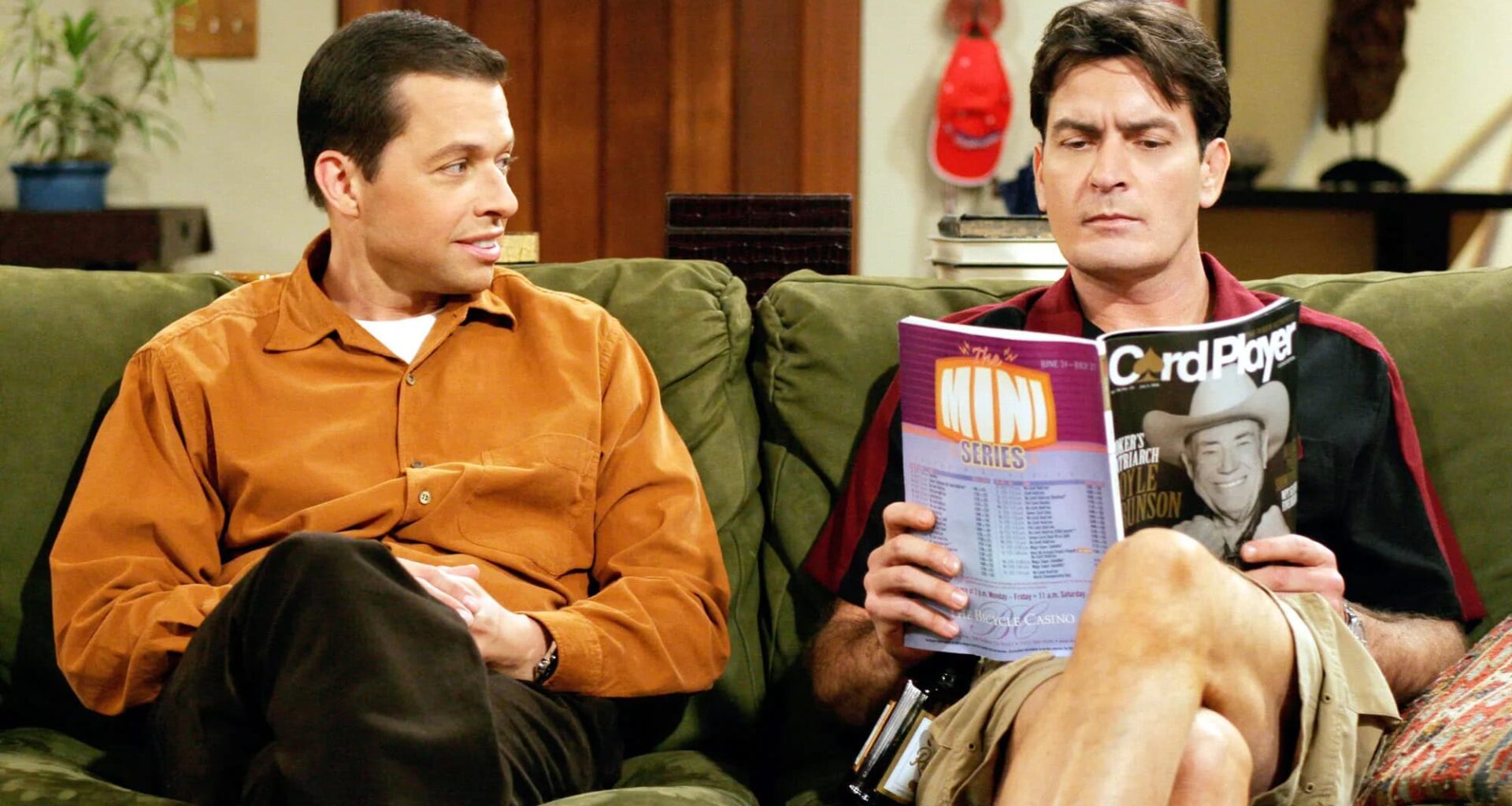 Näin järjettömän paljon enemmän Charlie Sheen tienasi Miehen puolikkaista kuin vastanäyttelijänsä
