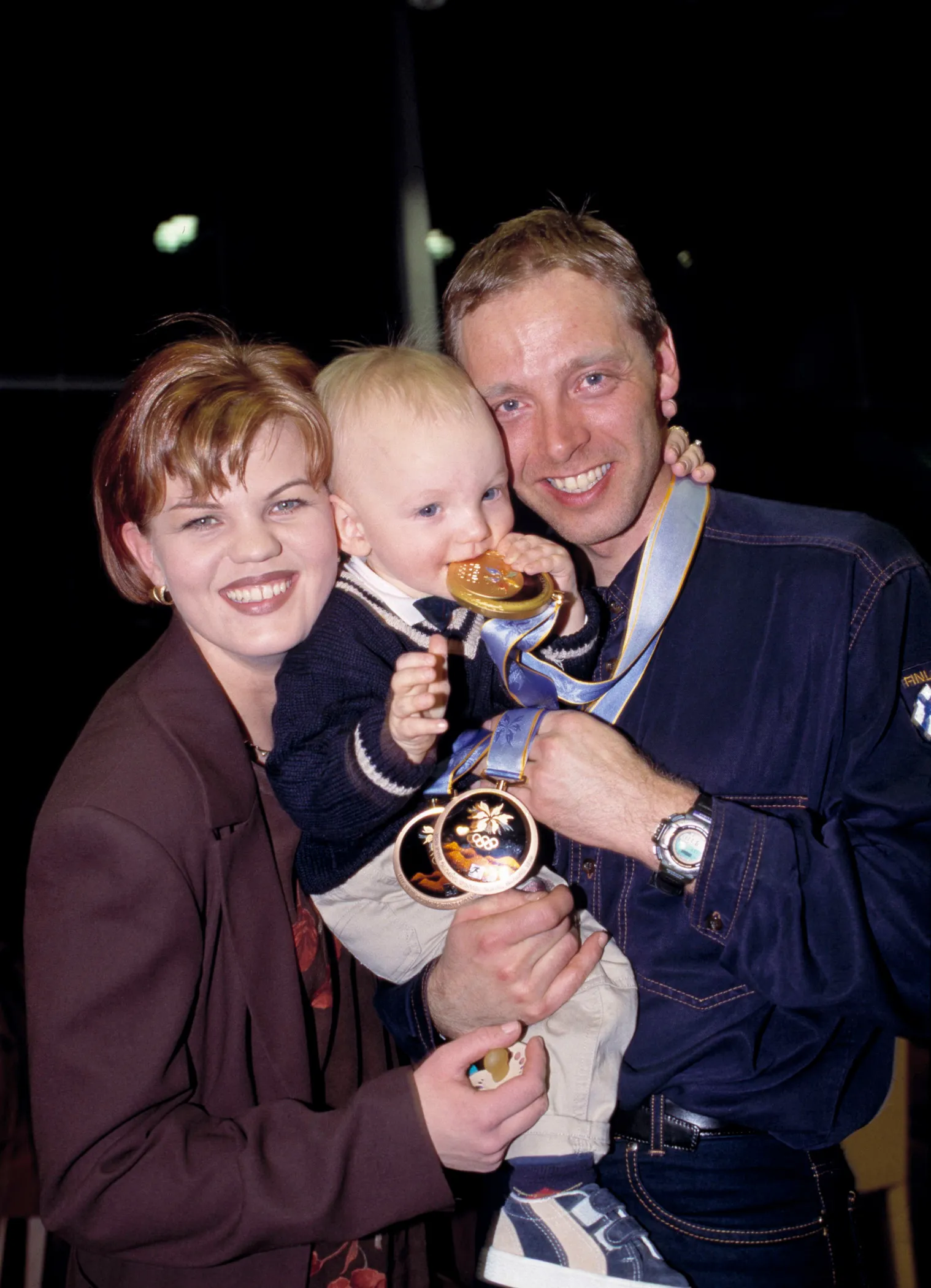 Mika ja Suvi esikoispoika Benjamin kanssa vuonna 1998.
