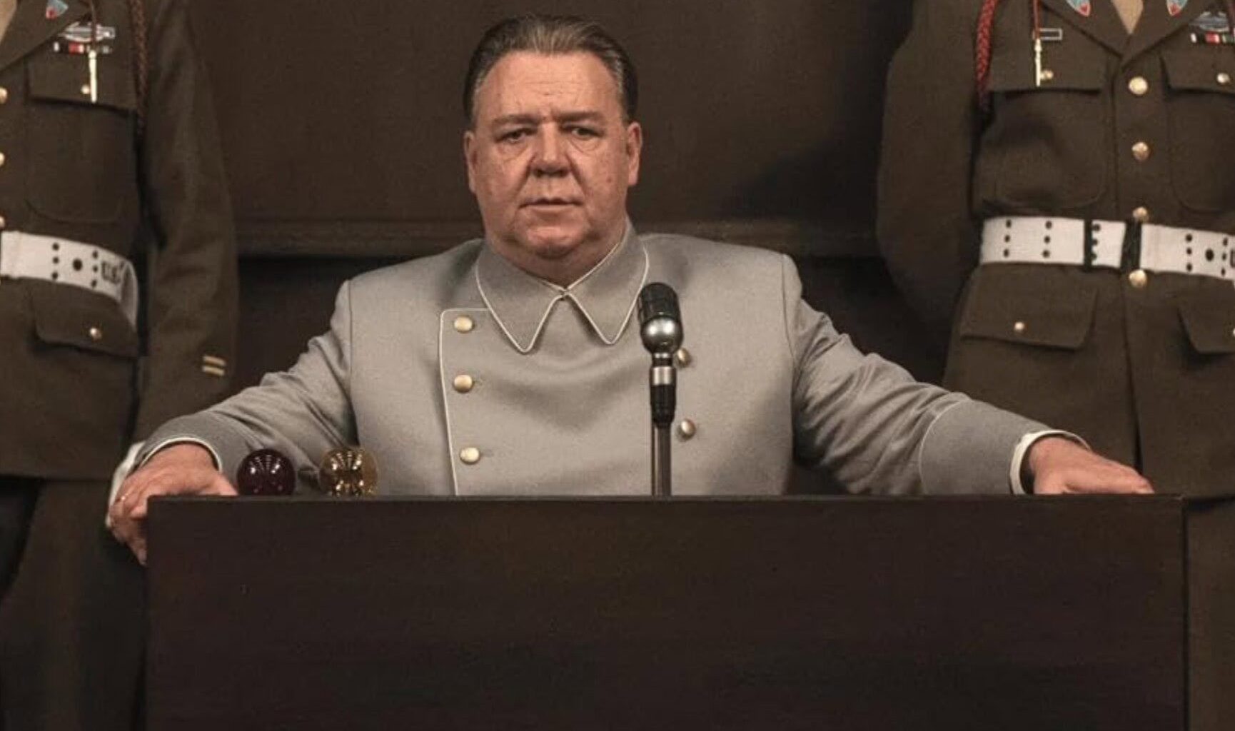 Nuremberg-elokuva on nähty – ”Eräs parhaista roolisuorituksista mitä Russell Crowe on eläessään tehnyt”