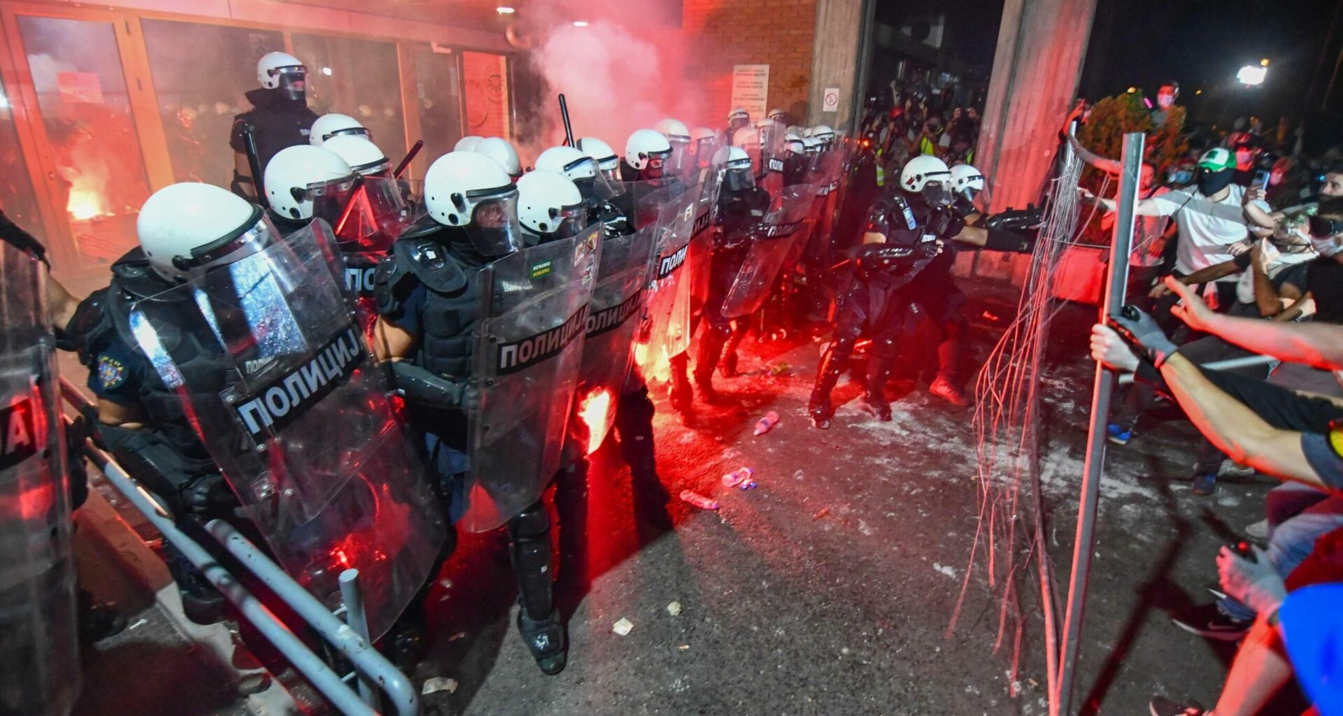 Venäjän tiedustelu julkaisi poskettomia väitteitä Serbian Maidan-vallankumouksesta