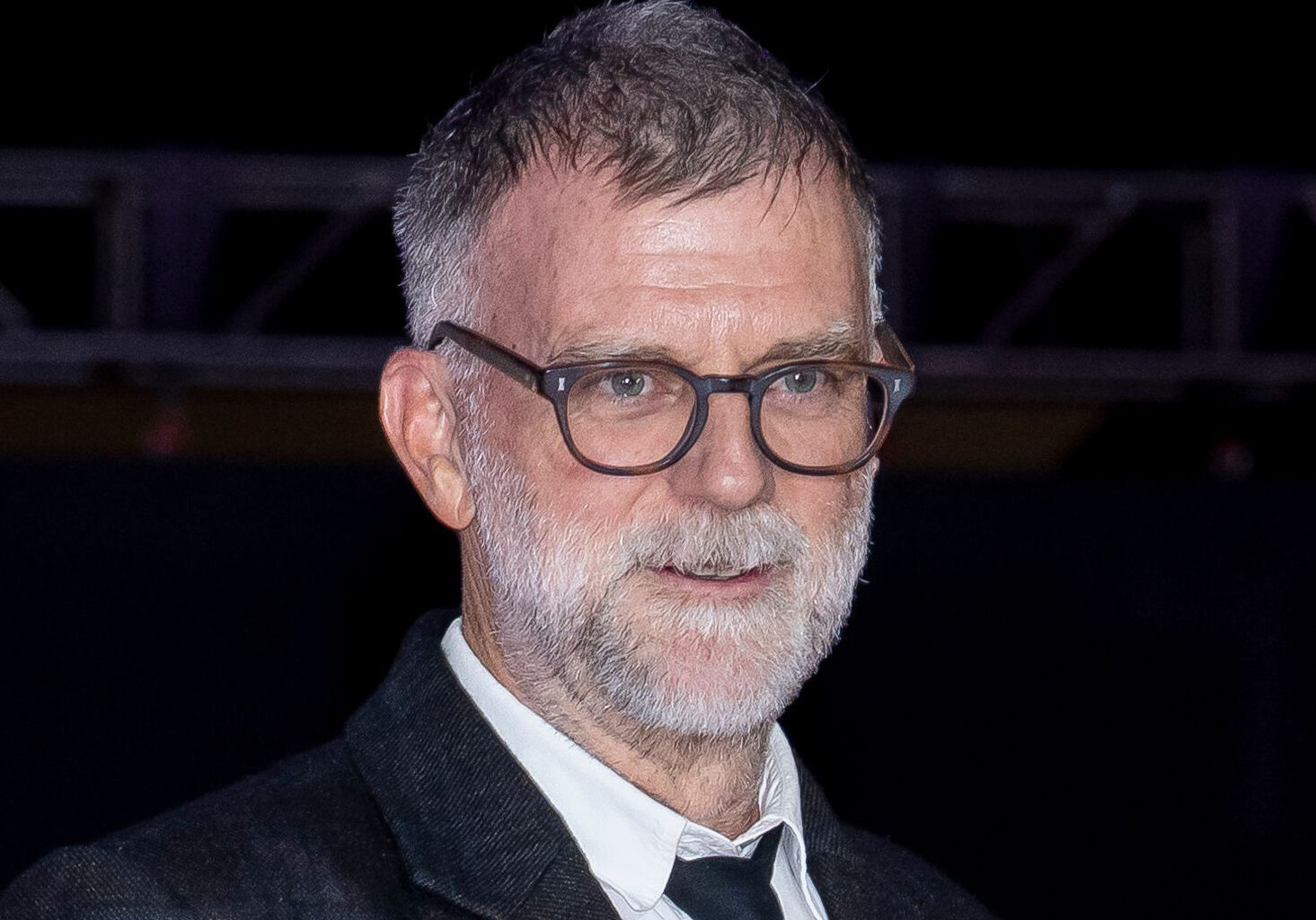 Tämä mies korjaili ”salaa” Scorsesen ja Ridley Scottin käsikirjoituksia – Nyt hänen oma teoksensa pyörii teattereissa