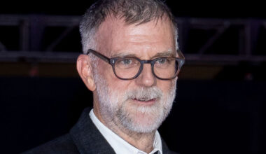 Tämä mies korjaili ”salaa” Scorsesen ja Ridley Scottin käsikirjoituksia – Nyt hänen oma teoksensa pyörii teattereissa