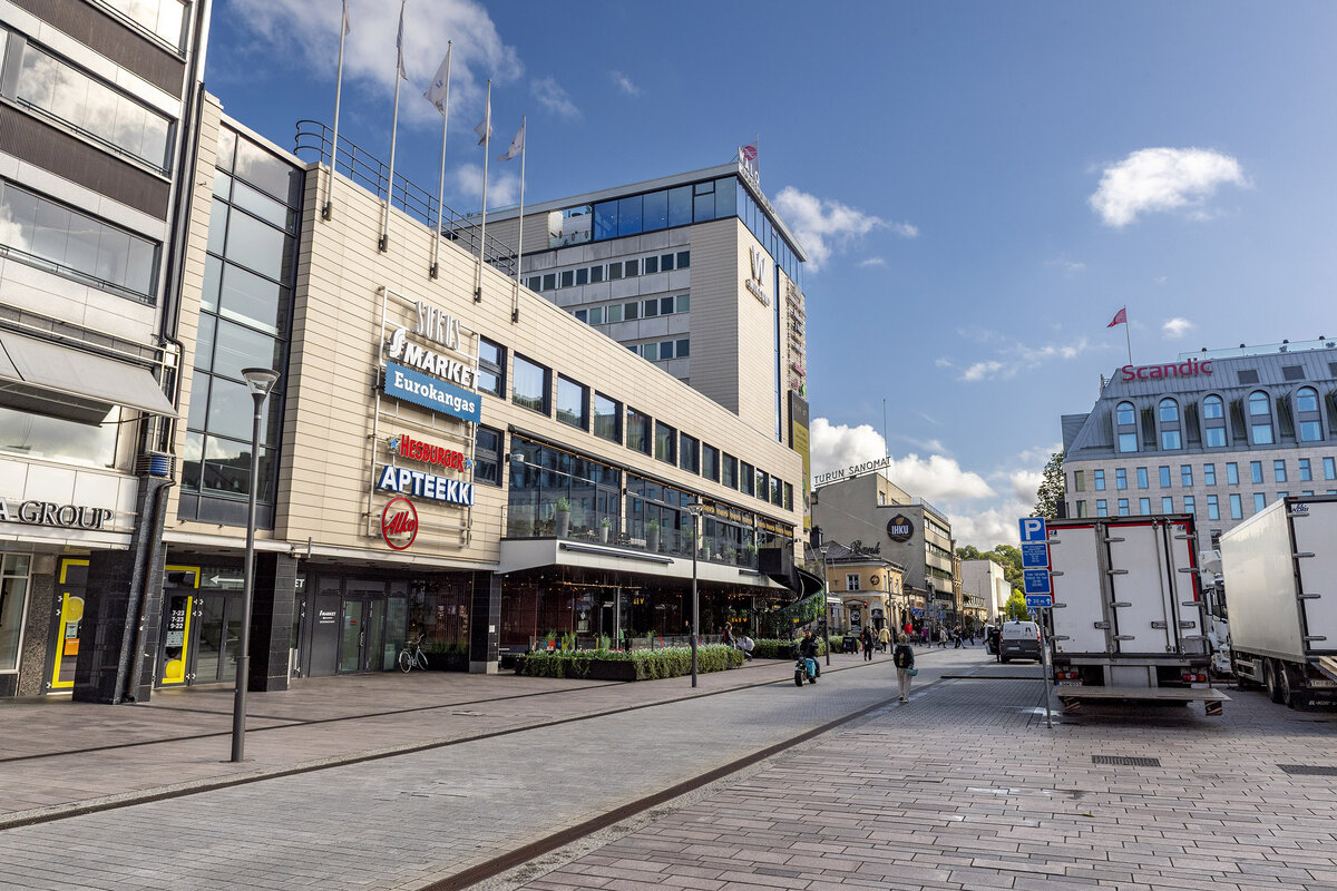 Wiklundia on vuosien saatossa uudistettu useita kertoja. Tällä erää kortteliin tulee hypermarket.