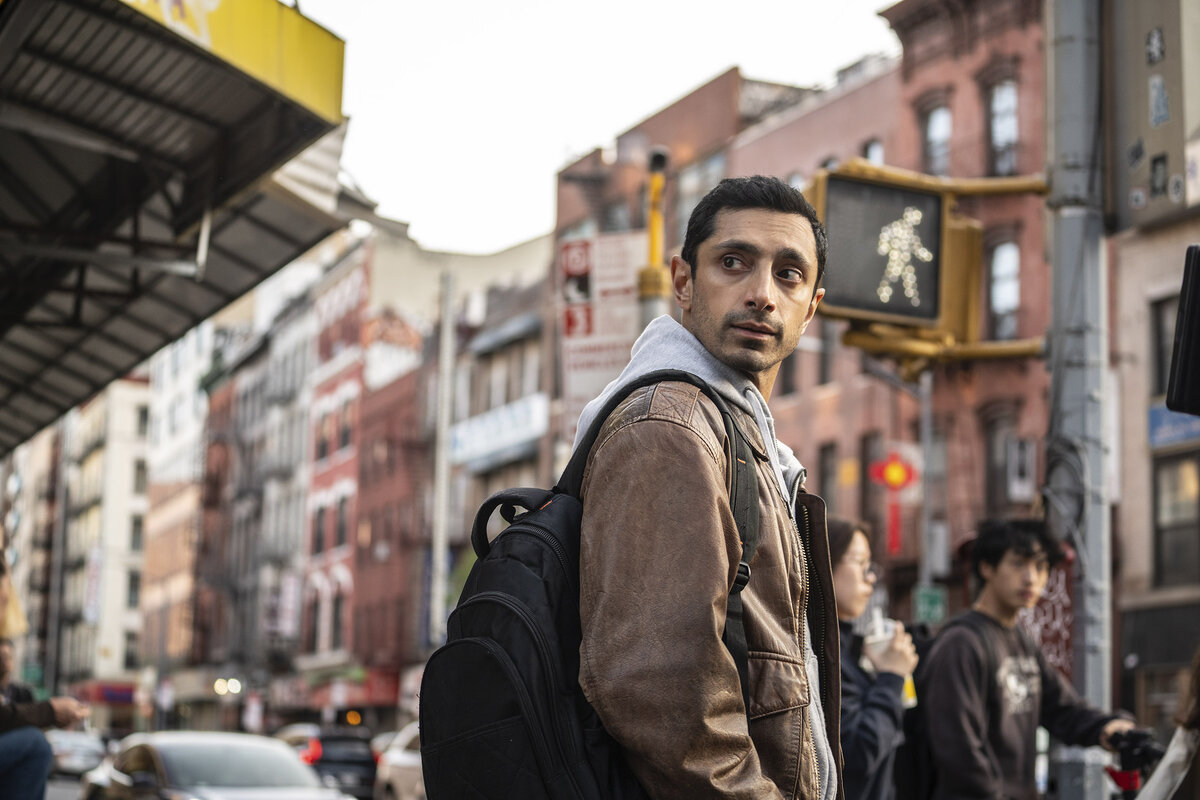 Riz Ahmed esittää elokuvassa sovittelijaa, jonka pitää tehdä tiliä myös oman menneisyytensä kanssa.