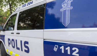 Poliisi tehovalvoi liikennettä Turussa, 26 jäi kiinni ajamisesta kännykkä kädessä