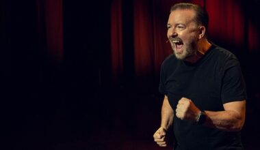 Ricky Gervais taas kohun keskellä: haukkui Emmyjen poliittiset puheet