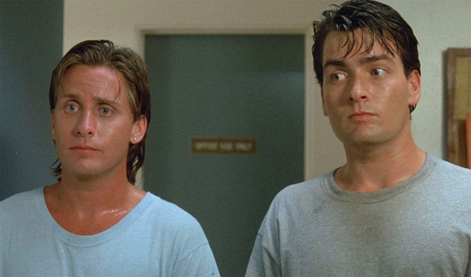 Emilio Estevez kertoo seuranneensa veljensä Charlie Sheenin hullua juhlimista kateellisena – Yksi asia esti lähtemästä mukaan