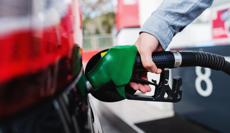 tankkaus huoltoasema polttoaine bensa diesel autoilu