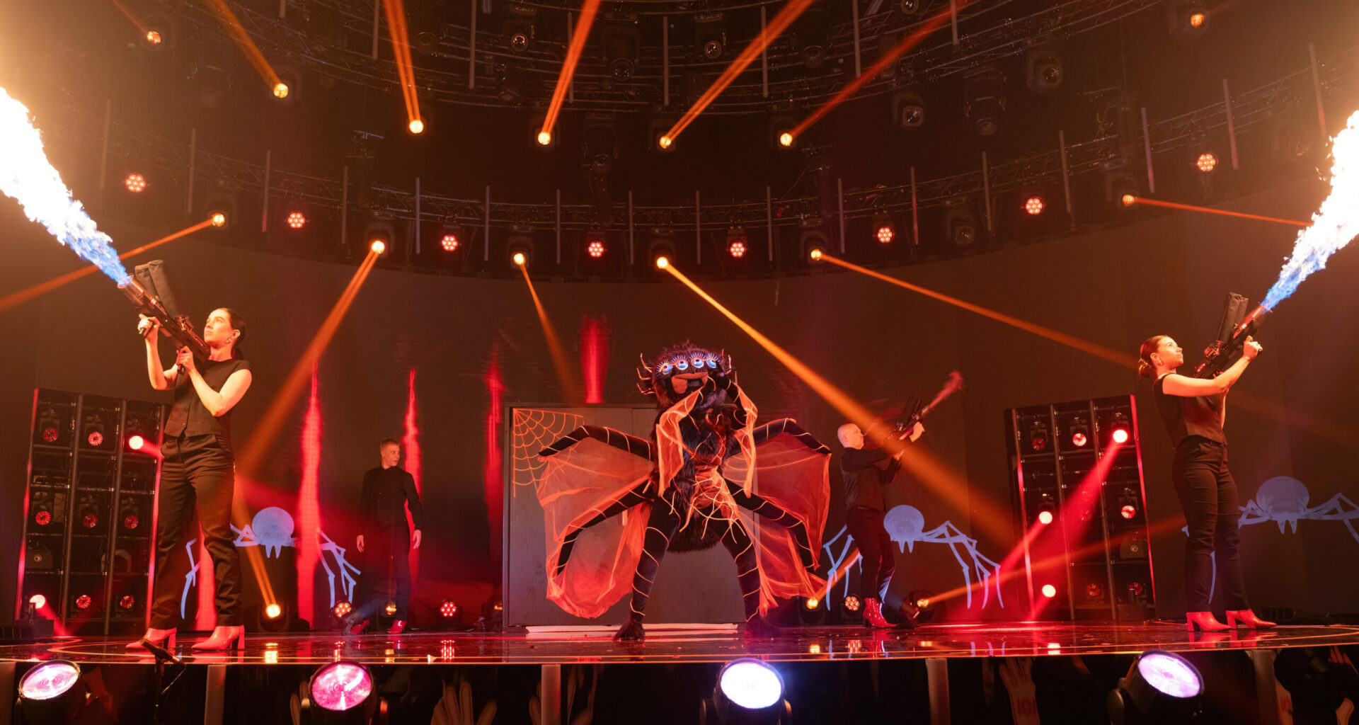 Tämän viikon Masked Singer Suomi -vieras paljastui: tuttu Vain elämää- ja Tanssii tähtien kanssa -sarjoista