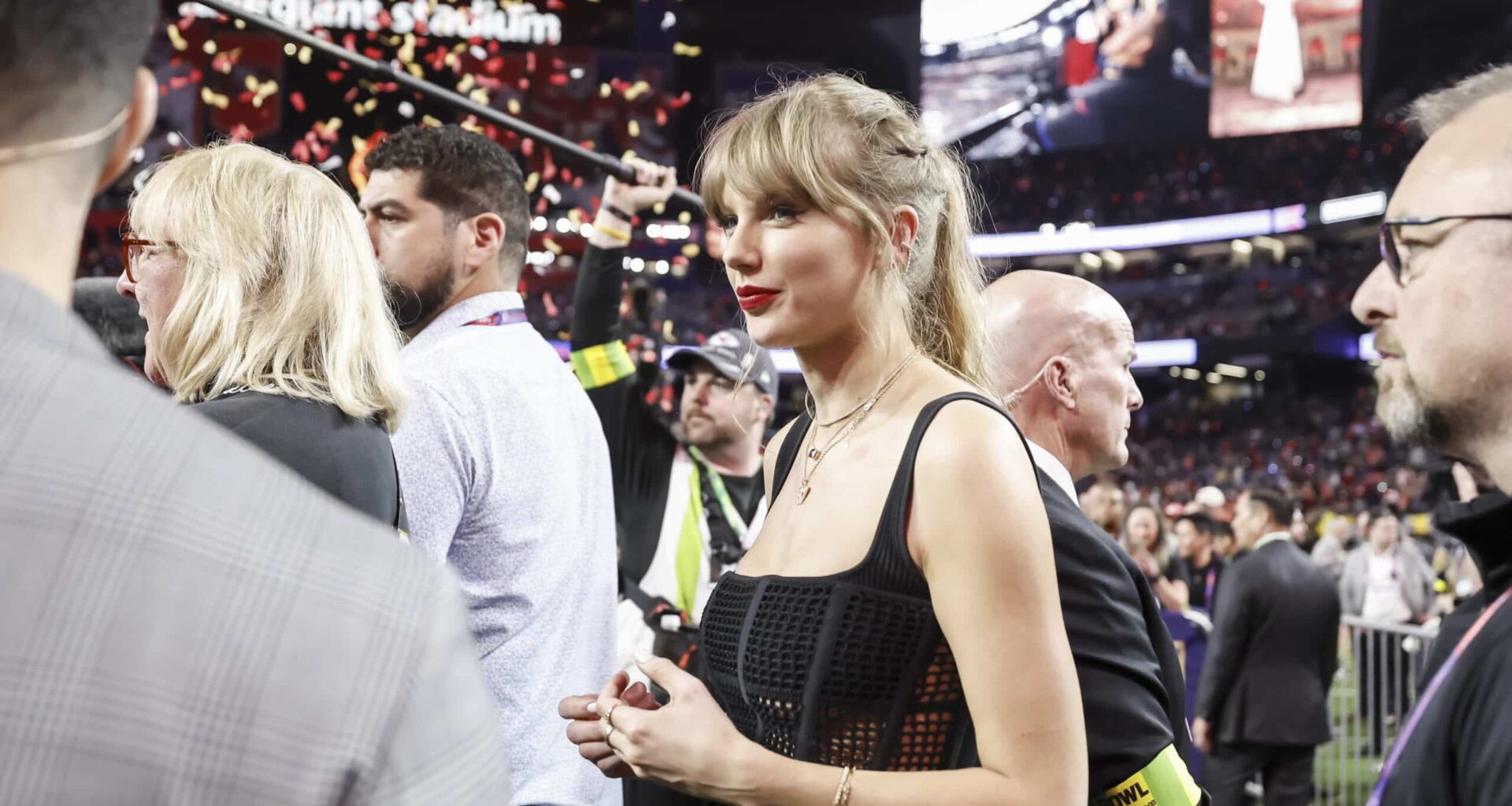 Taylor Swiftiä kysyttiin Super Bowlin esiintyjäksi – näin hänen vaatimuksiinsa reagoitiin
