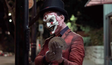 Korttia pöytään ja puukkoa naamaan - The Jester 2 -elokuvasta julkaistiin hyytävä traileri