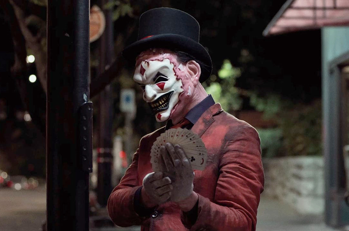 Korttia pöytään ja puukkoa naamaan - The Jester 2 -elokuvasta julkaistiin hyytävä traileri